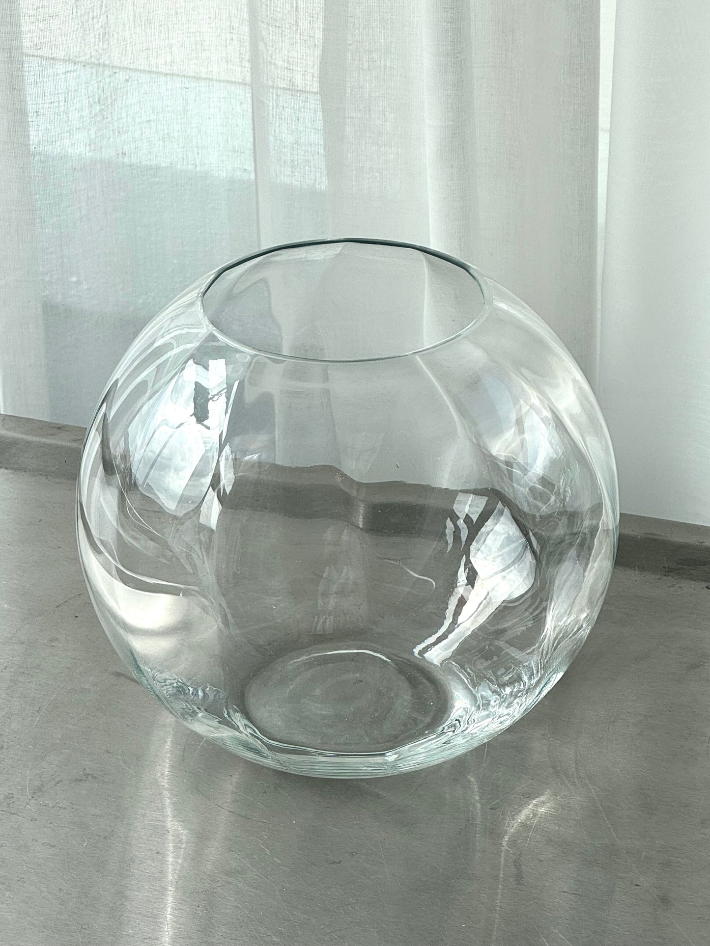 Swirling round vase