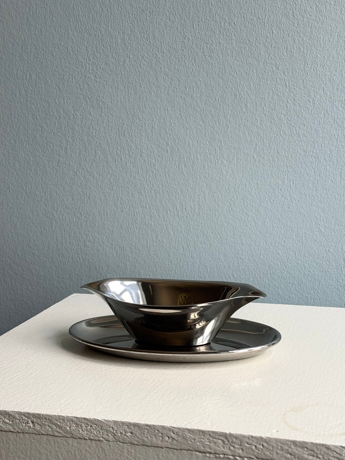 Gravy boat