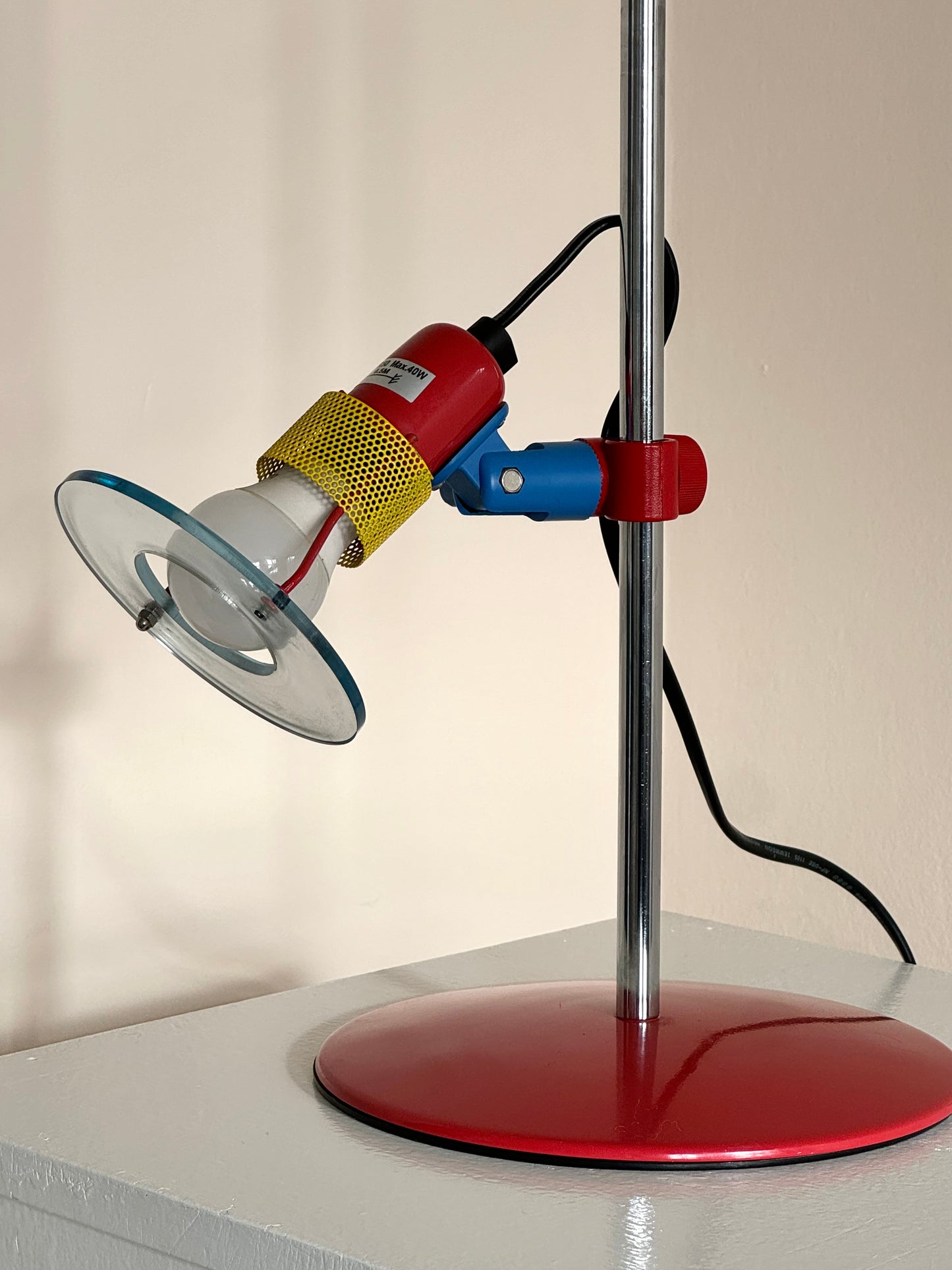 Desk lamp