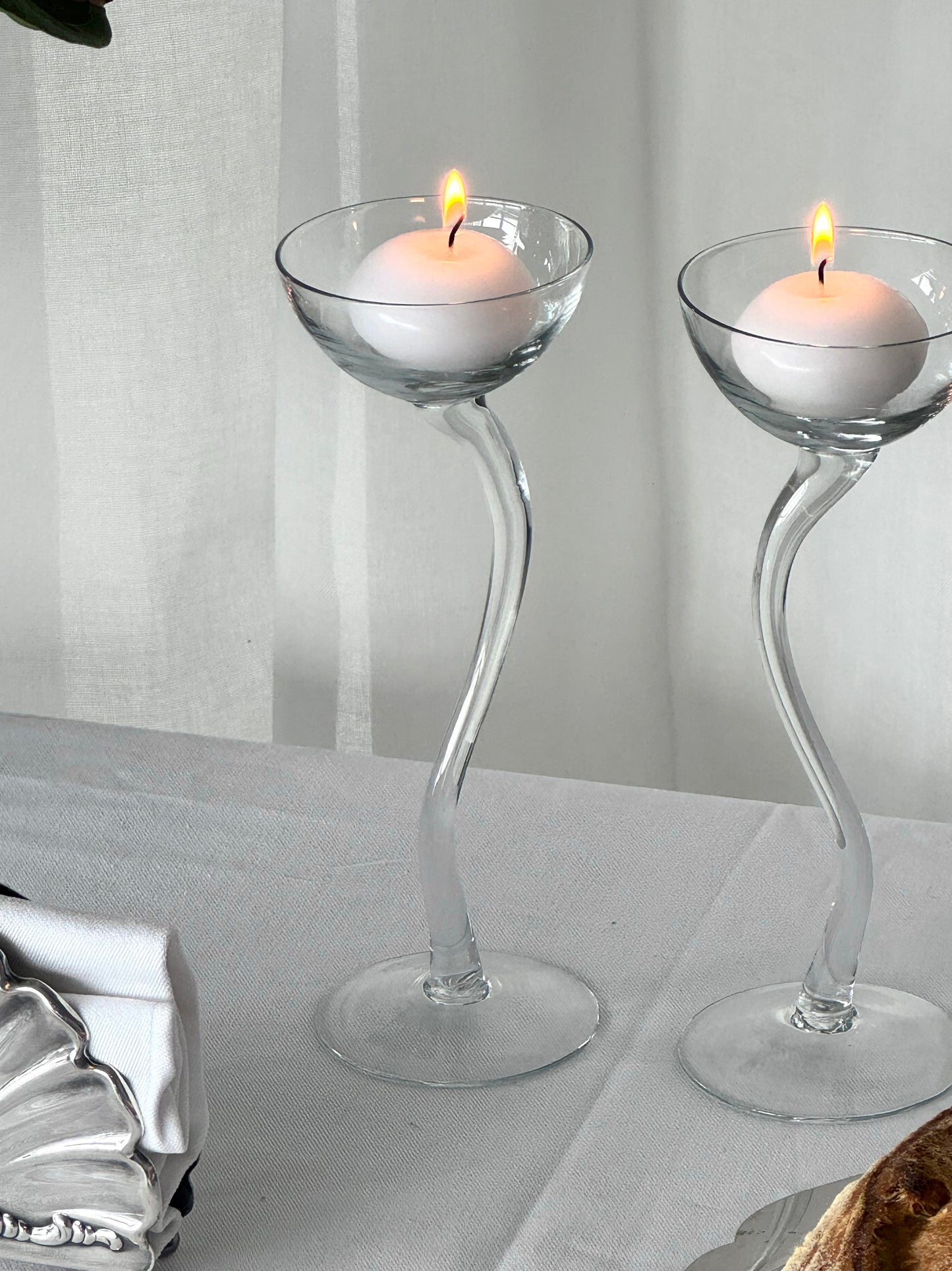 Squiggle candle holder