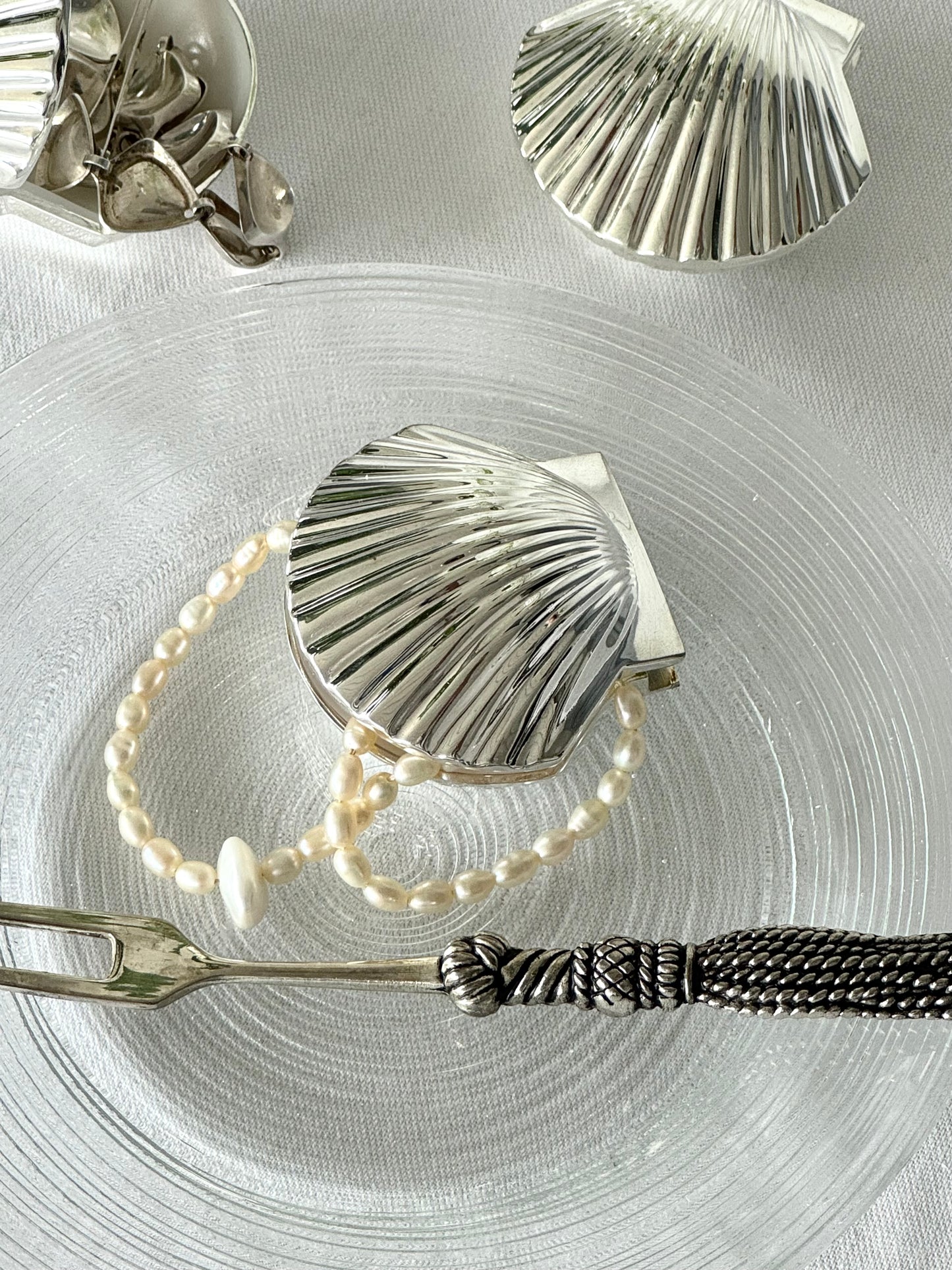 Silver plated clam