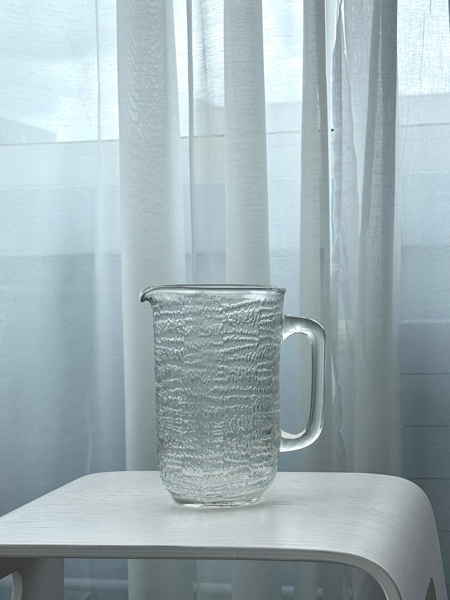 Structured jug