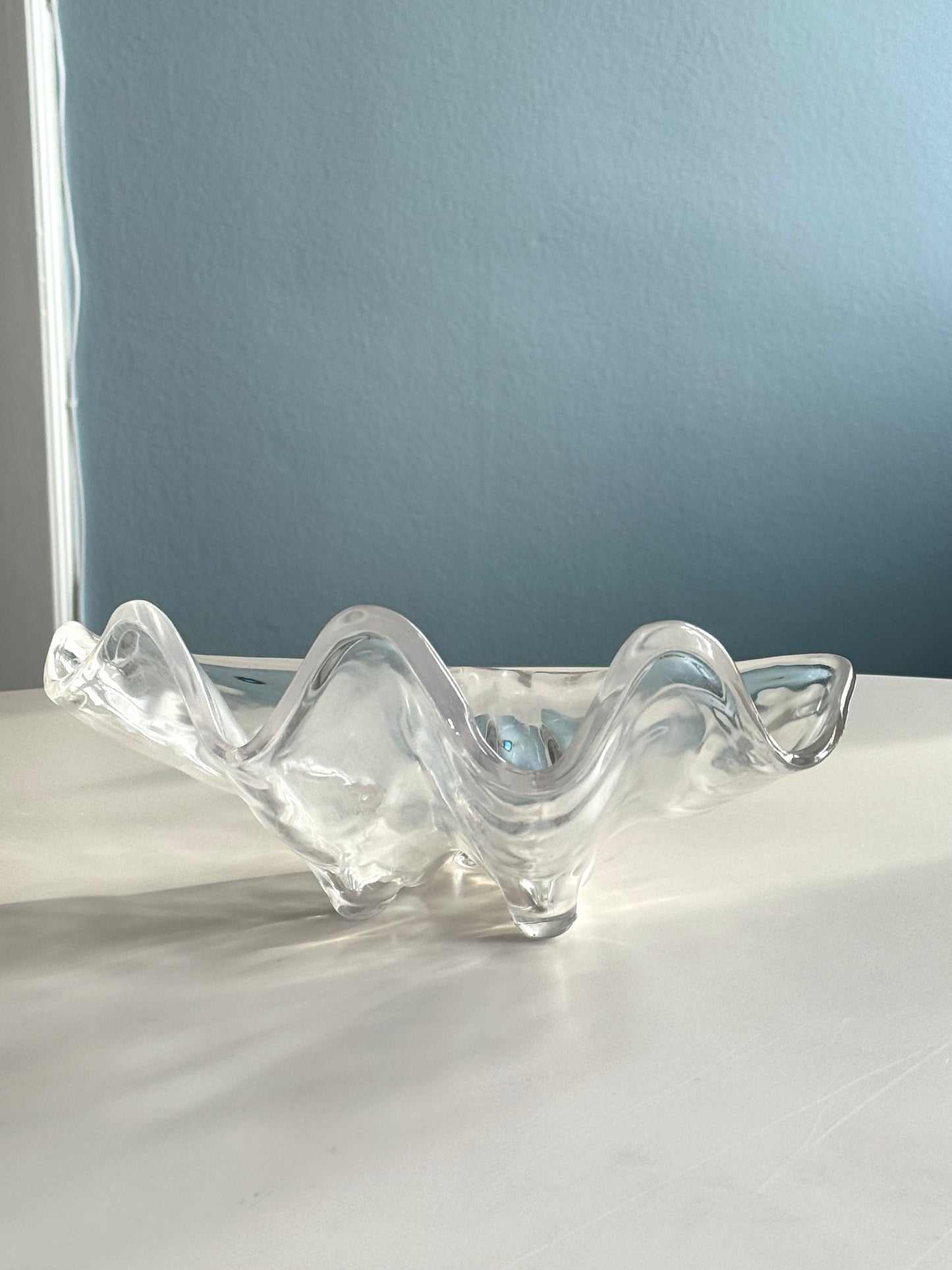 Clear clam bowls