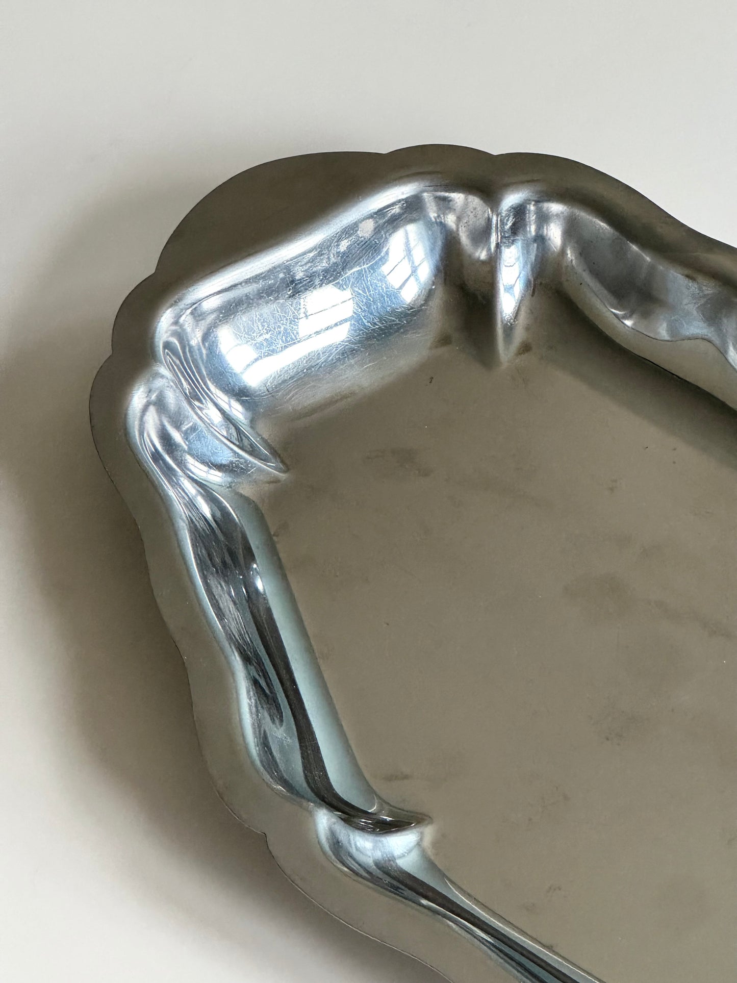 Oval steel bowl