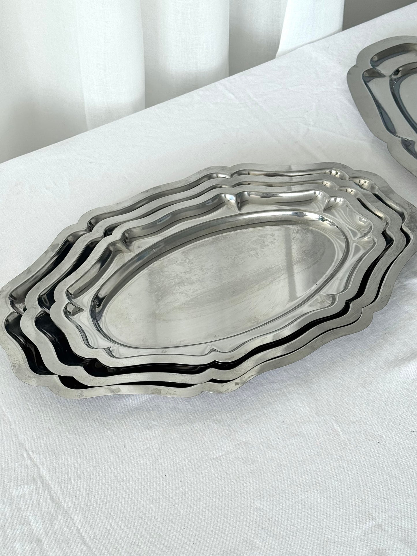 Ruffled Italian dishes slim