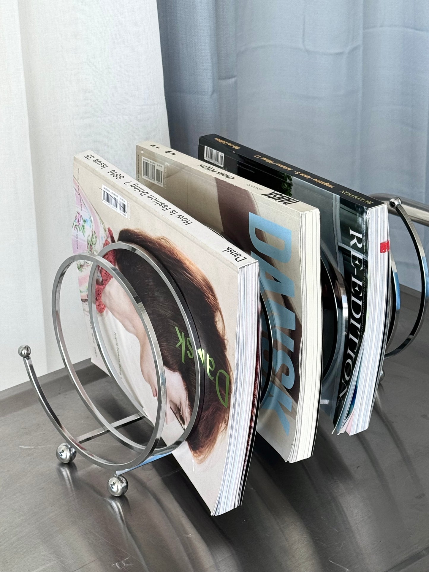 Spiral Magazine rack