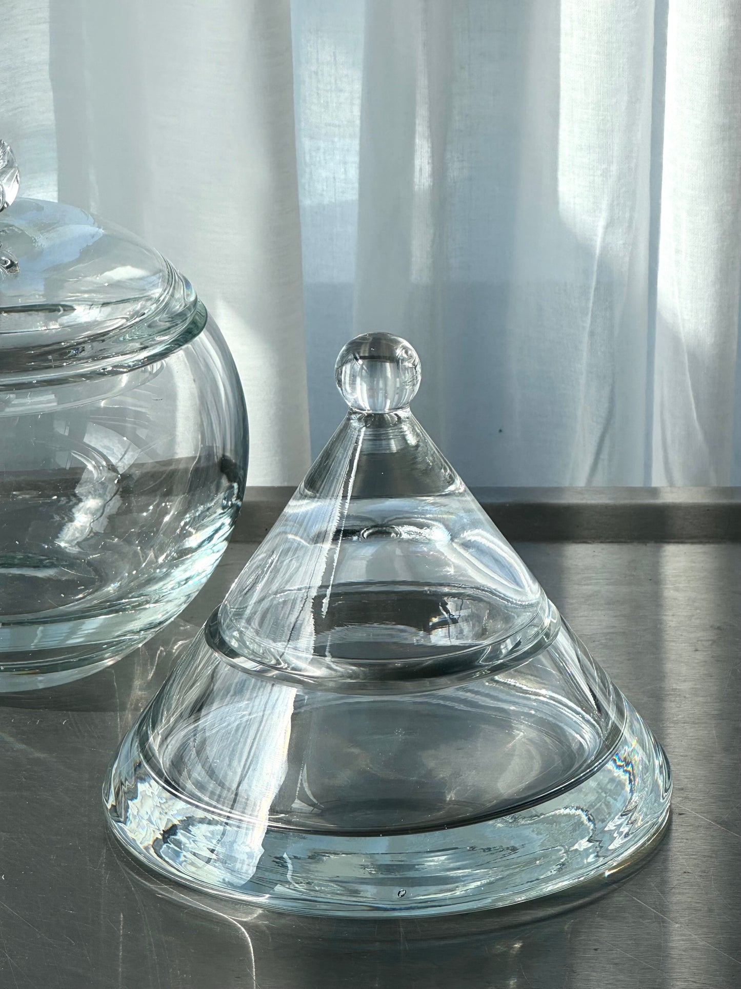 Triangular bonbonniere