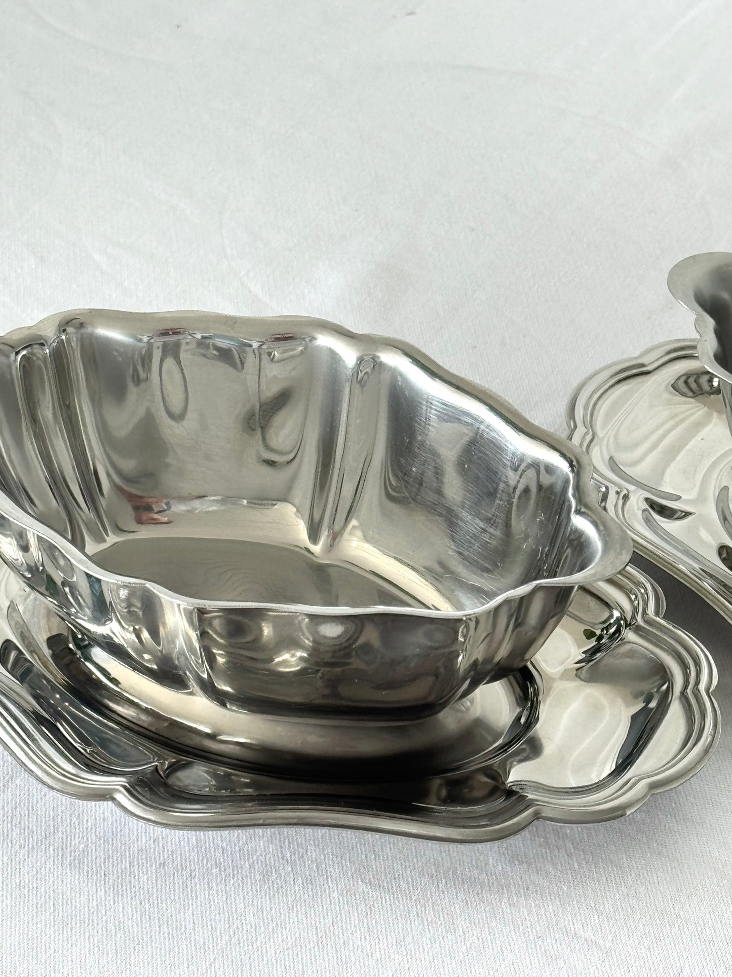 Italian gravy boat