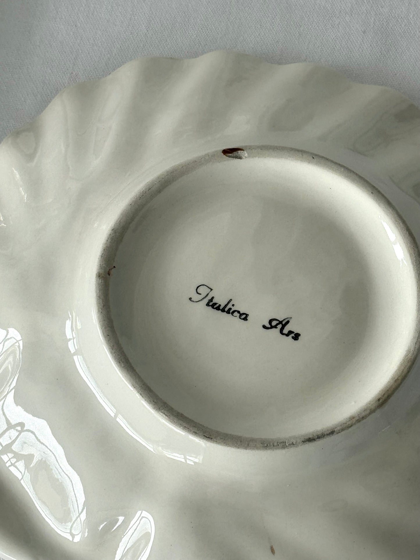 Ceramic clam dish