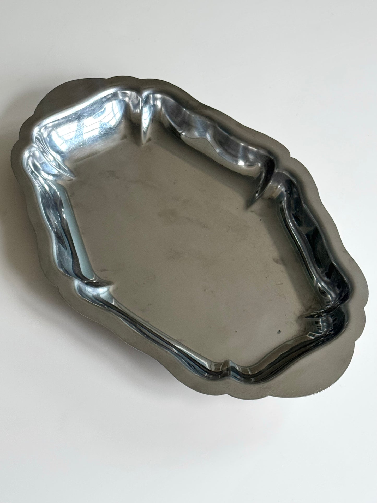 Oval steel bowl