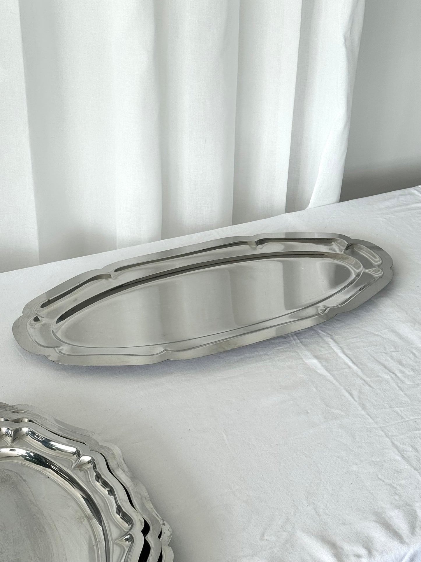 Ruffled Italian dishes slim