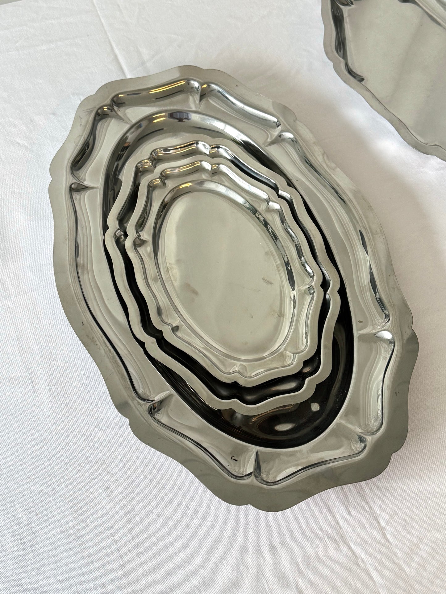 Ruffled dishes