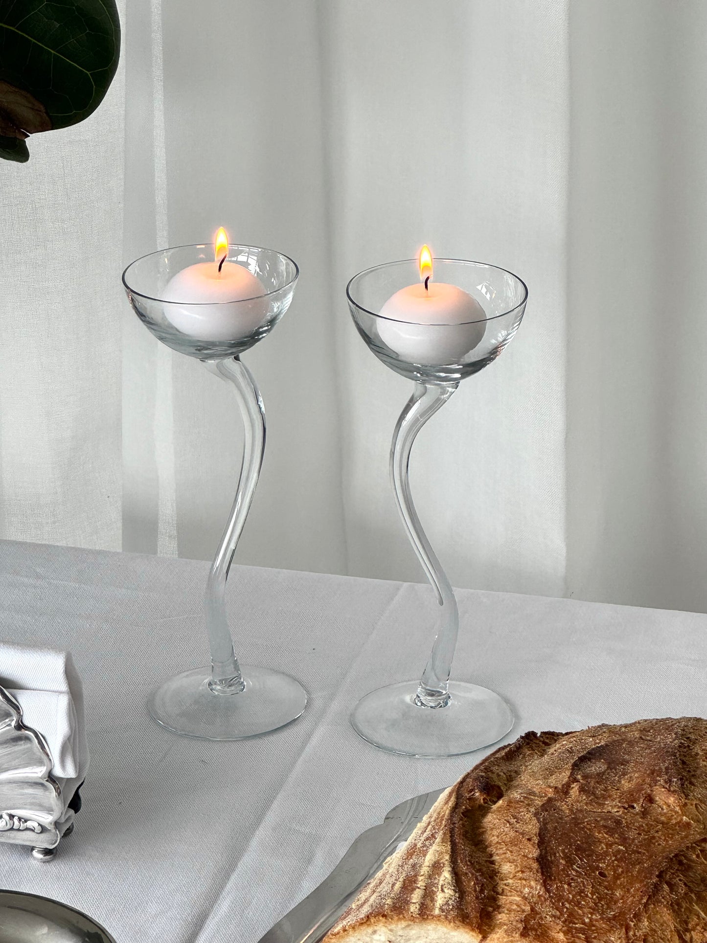 Squiggle candle holder