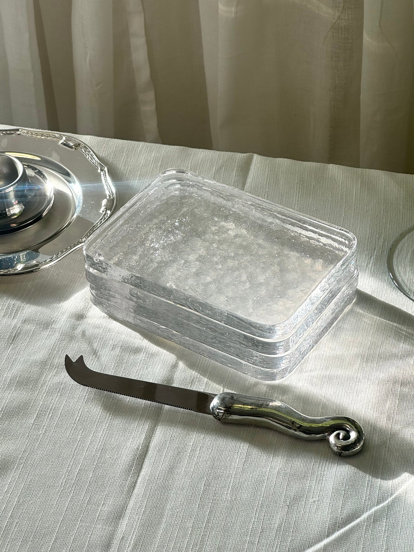 Glass cheese board