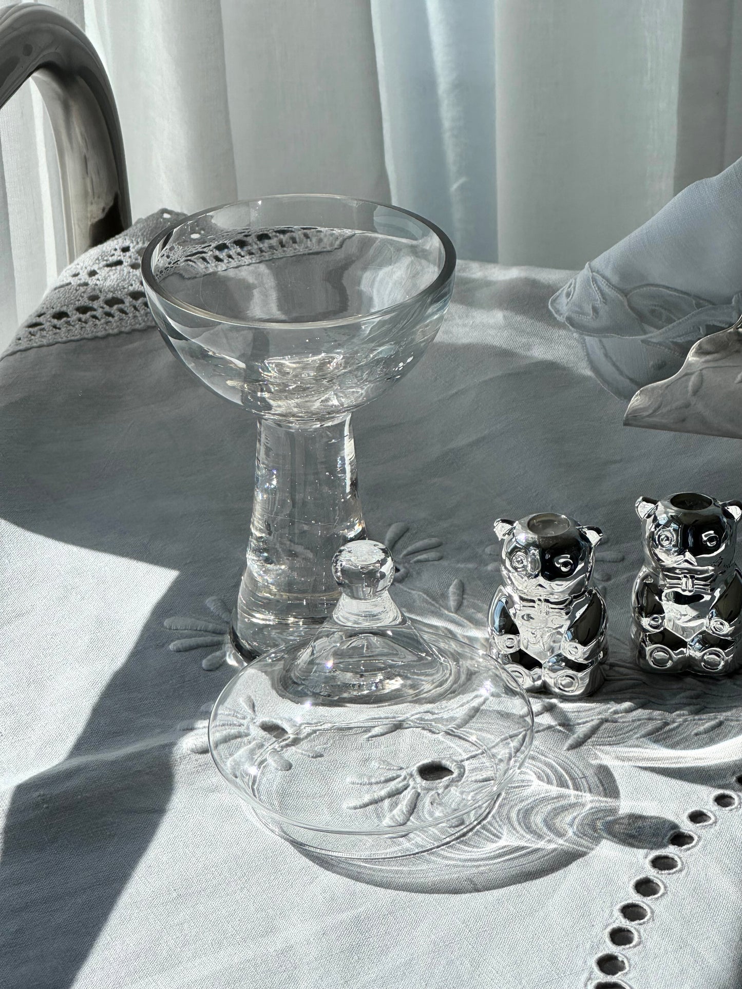 Chunky glass bonbonniere