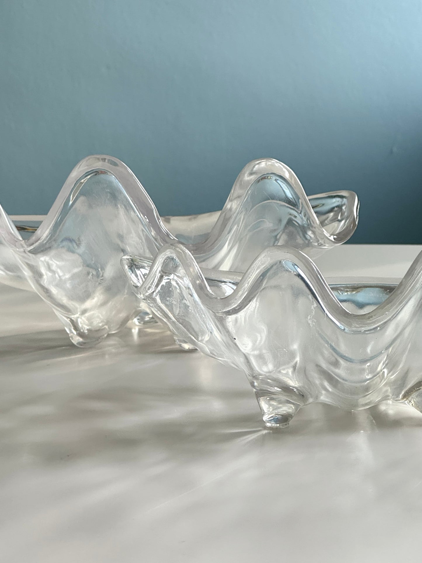 Clear clam bowls