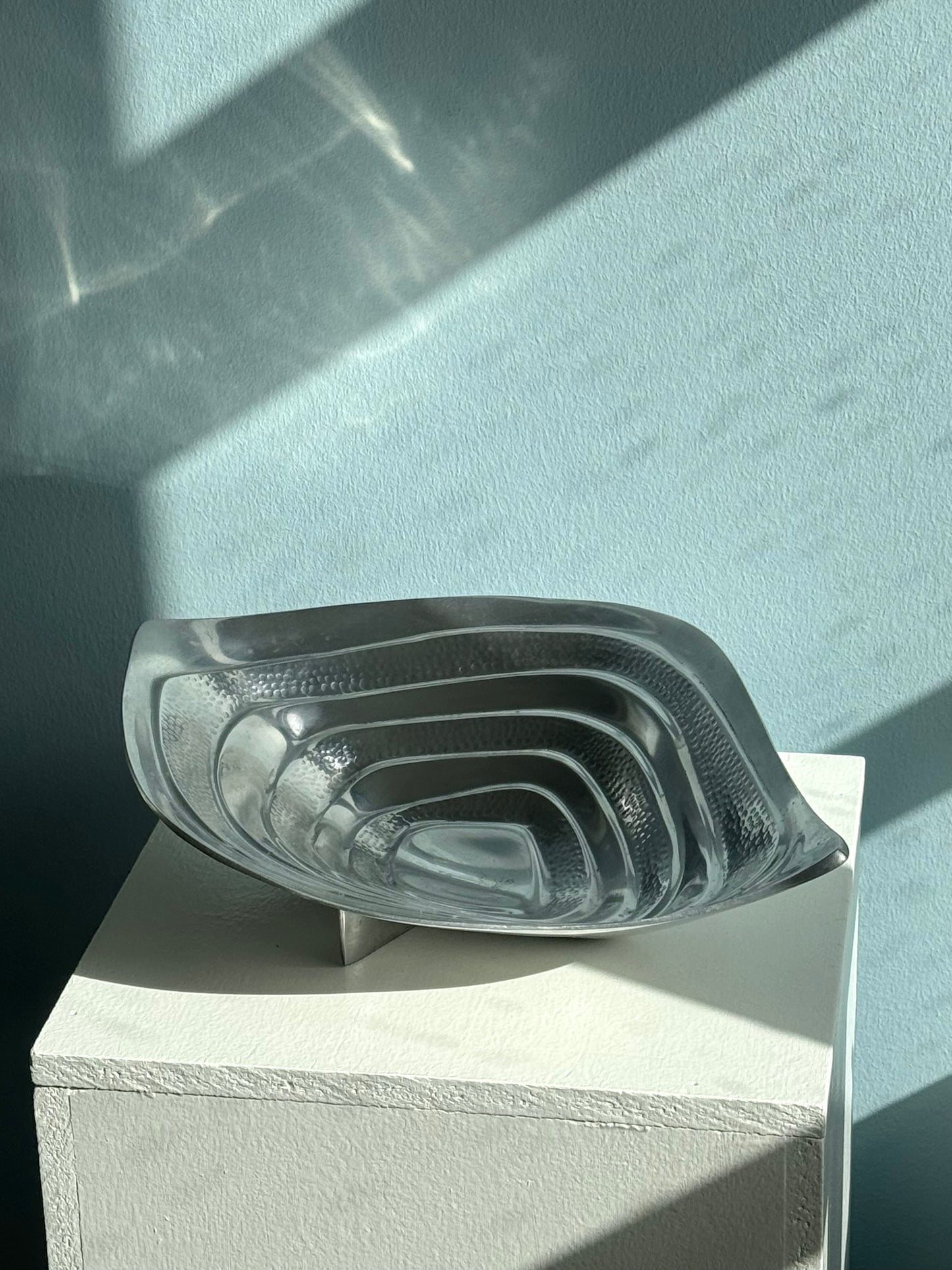 Aluminium fruit bowl