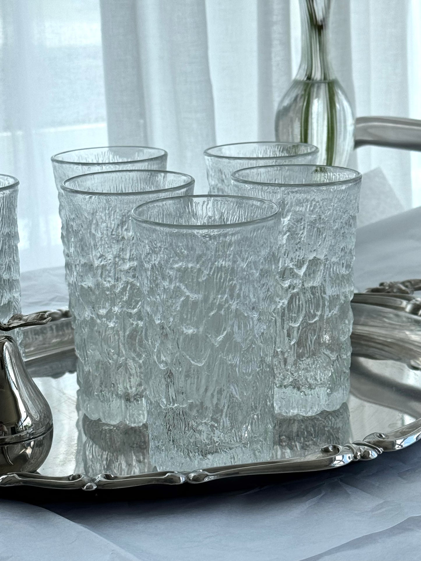 Structured glasses