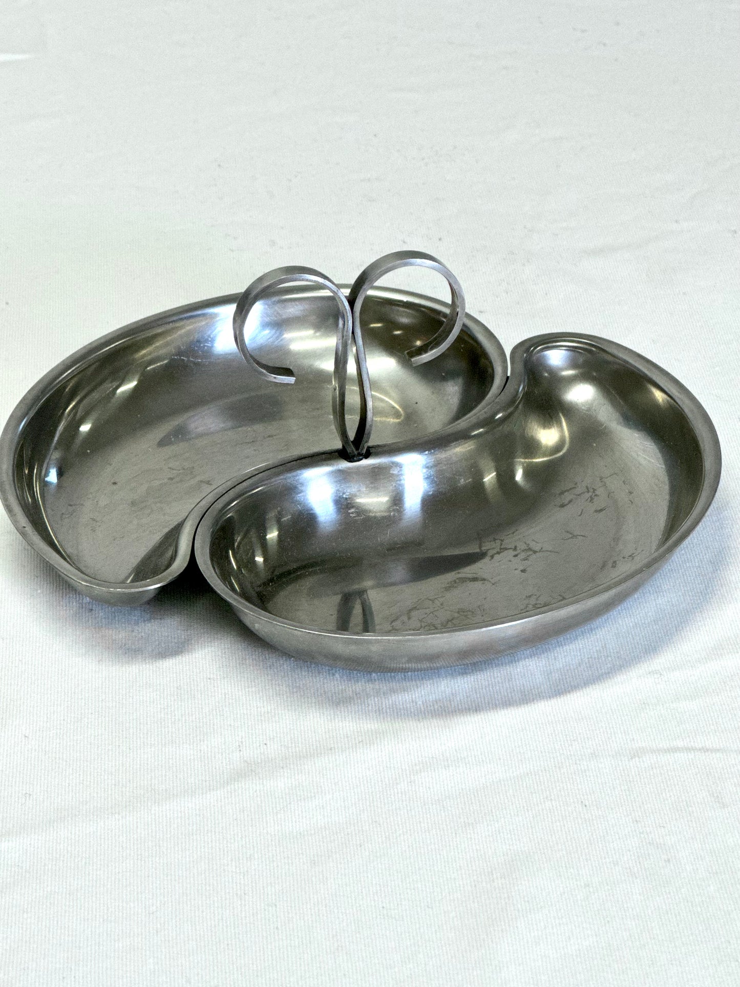 Yin yang dish