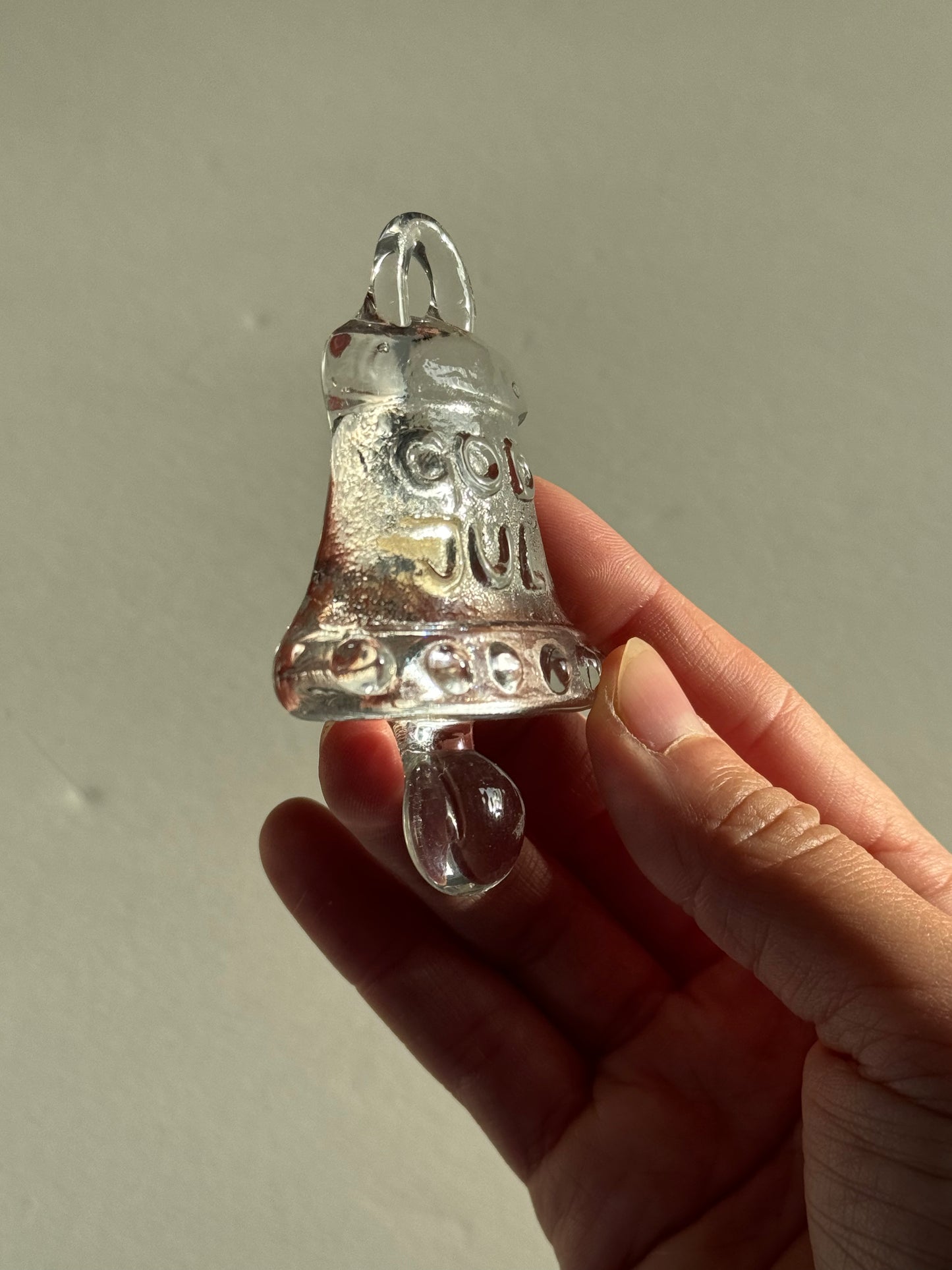Glass bell