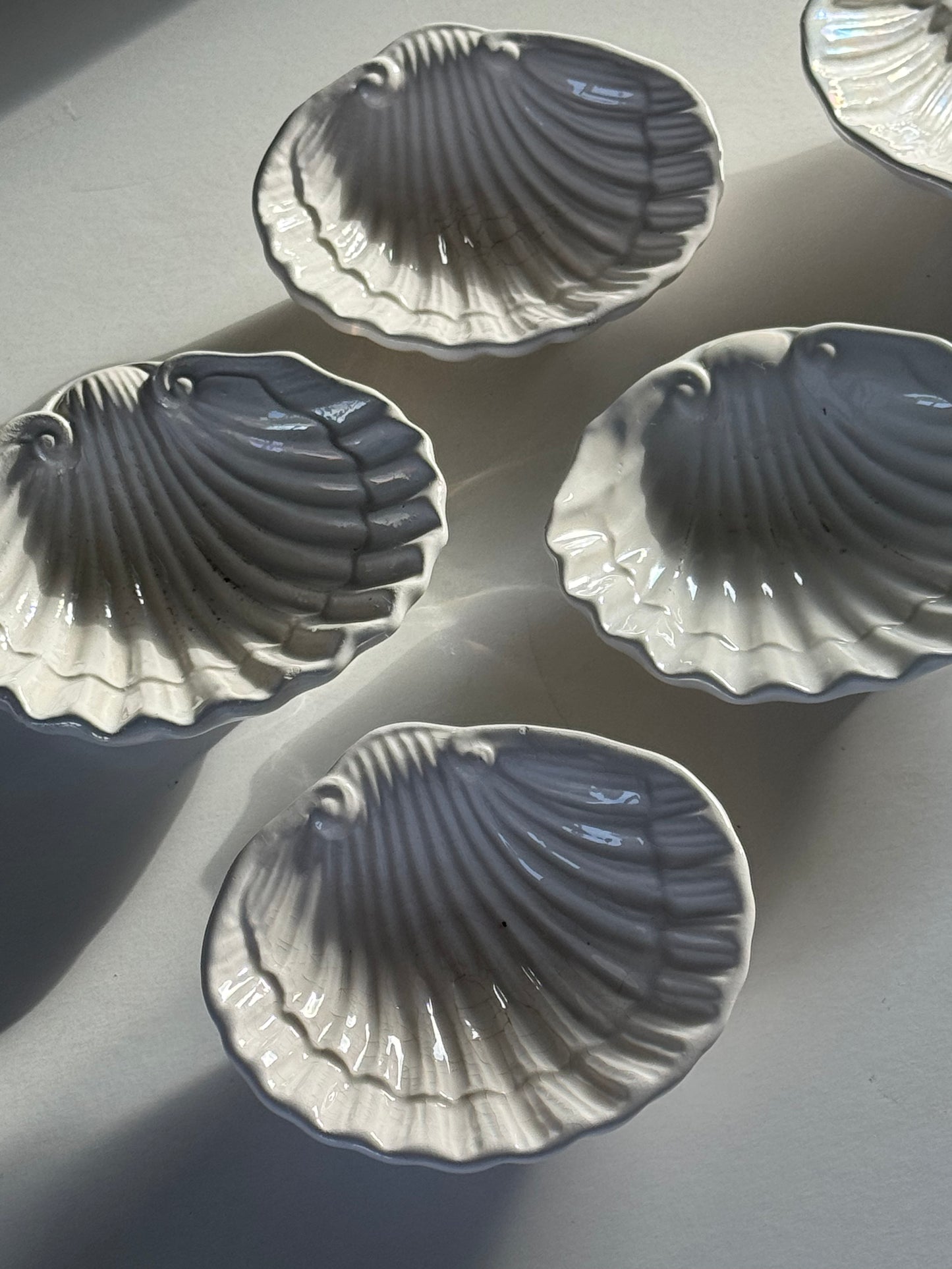 Small clam bowls