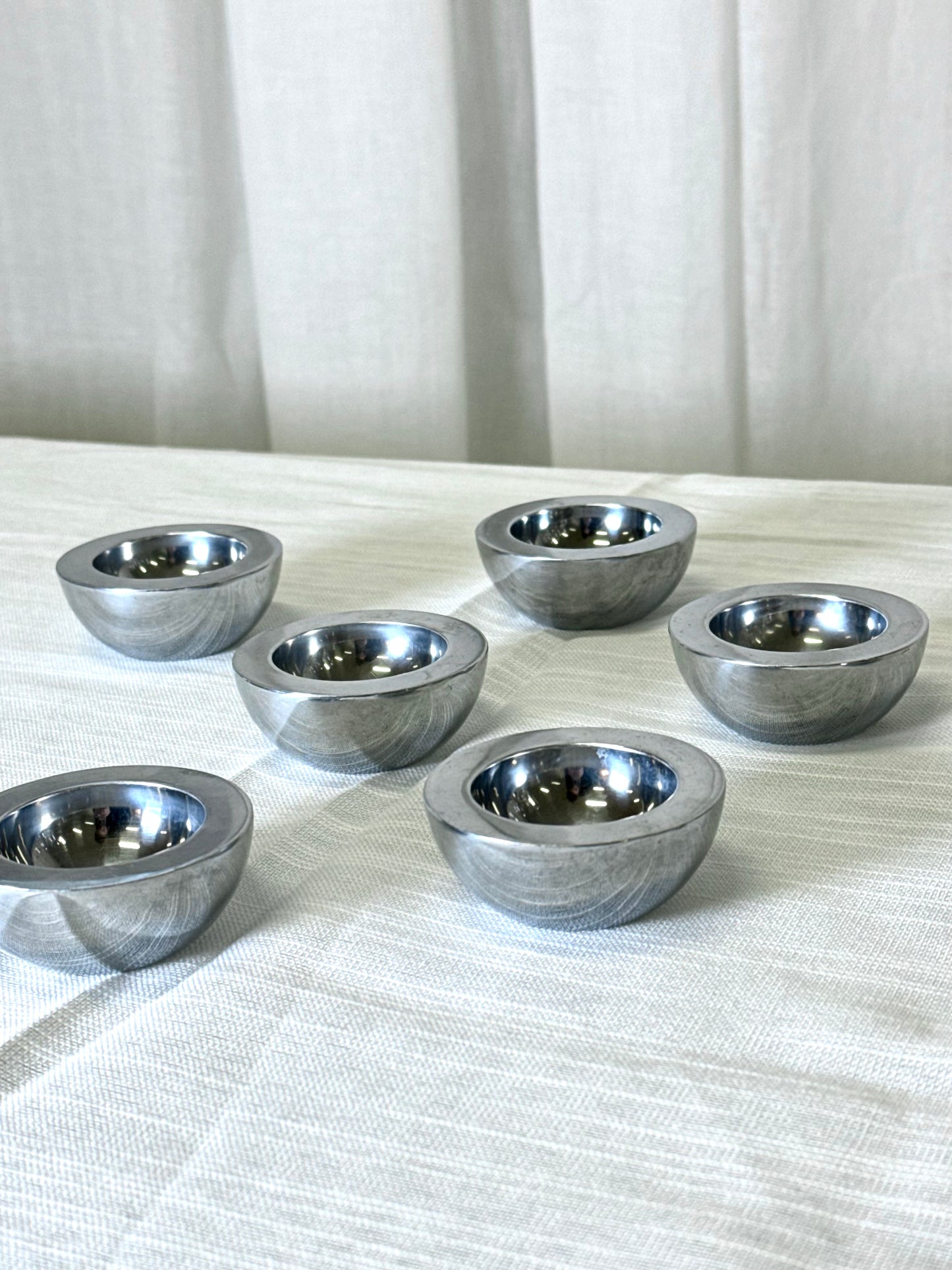 Aluminium egg cups