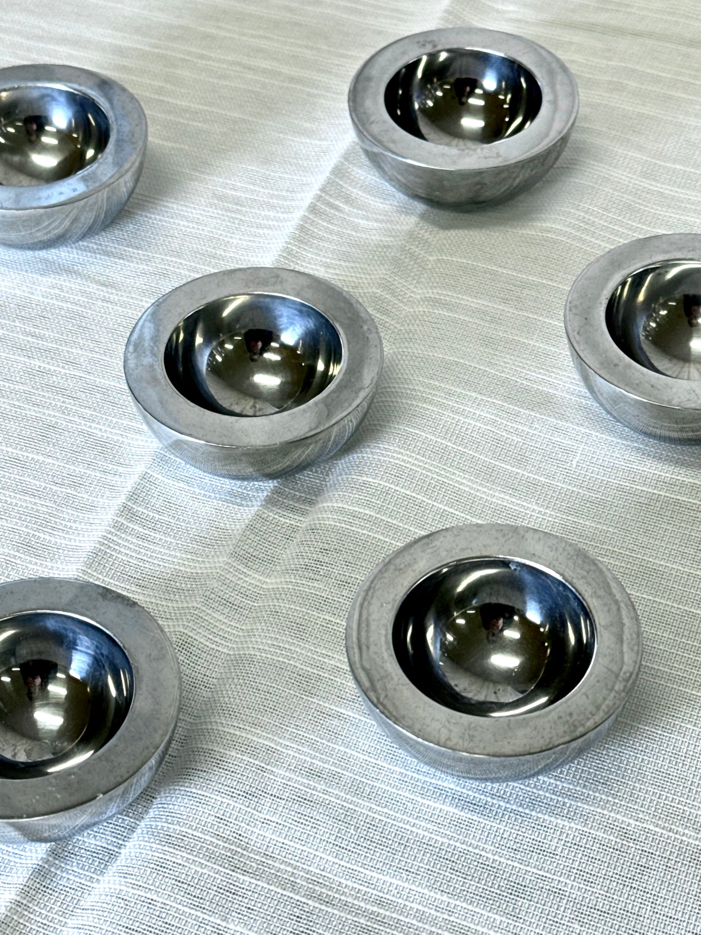 Aluminium egg cups
