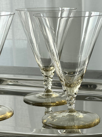 Swirl cocktail glasses