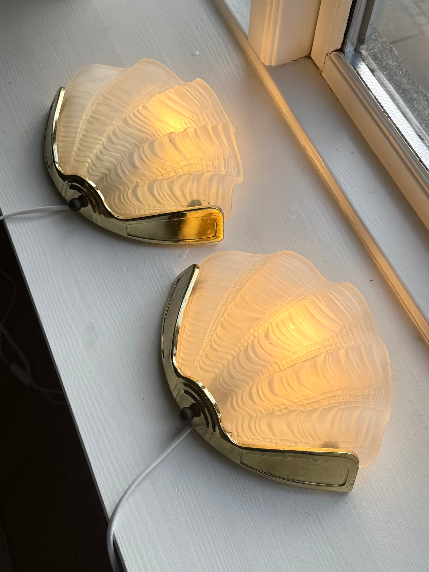 Art deco clam lamp