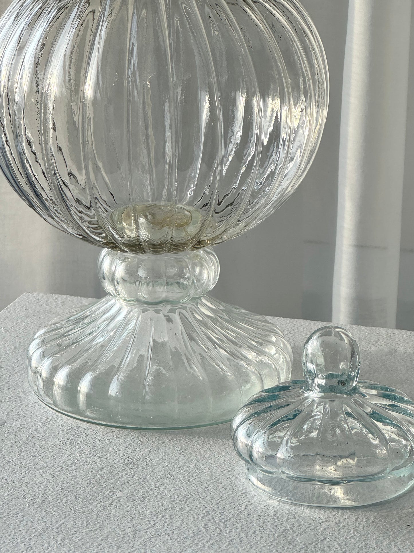 Glass bonbonniere