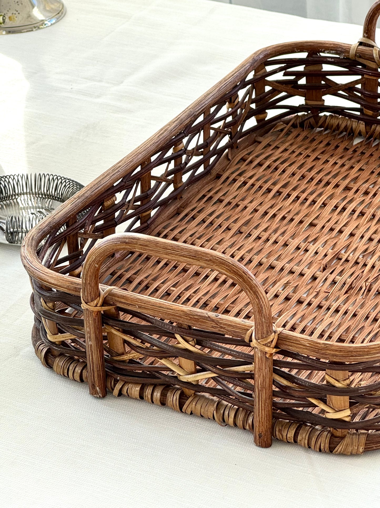 Woven tray