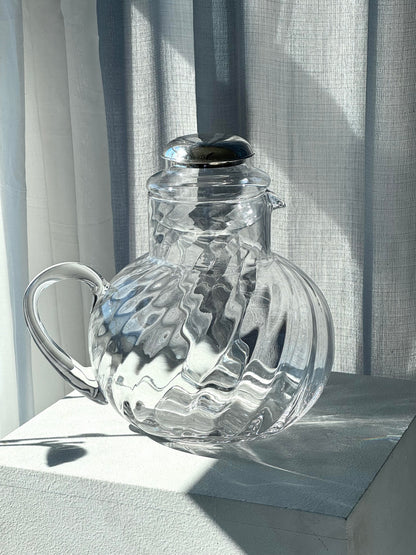 Swirling jug
