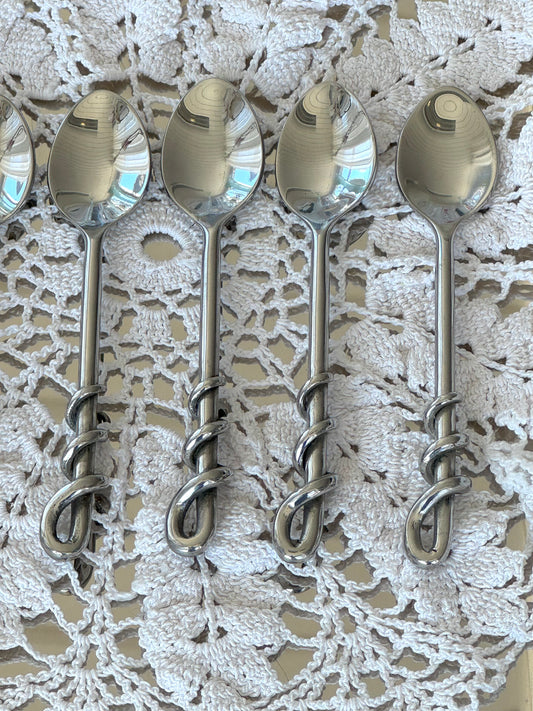 Swirl spoons