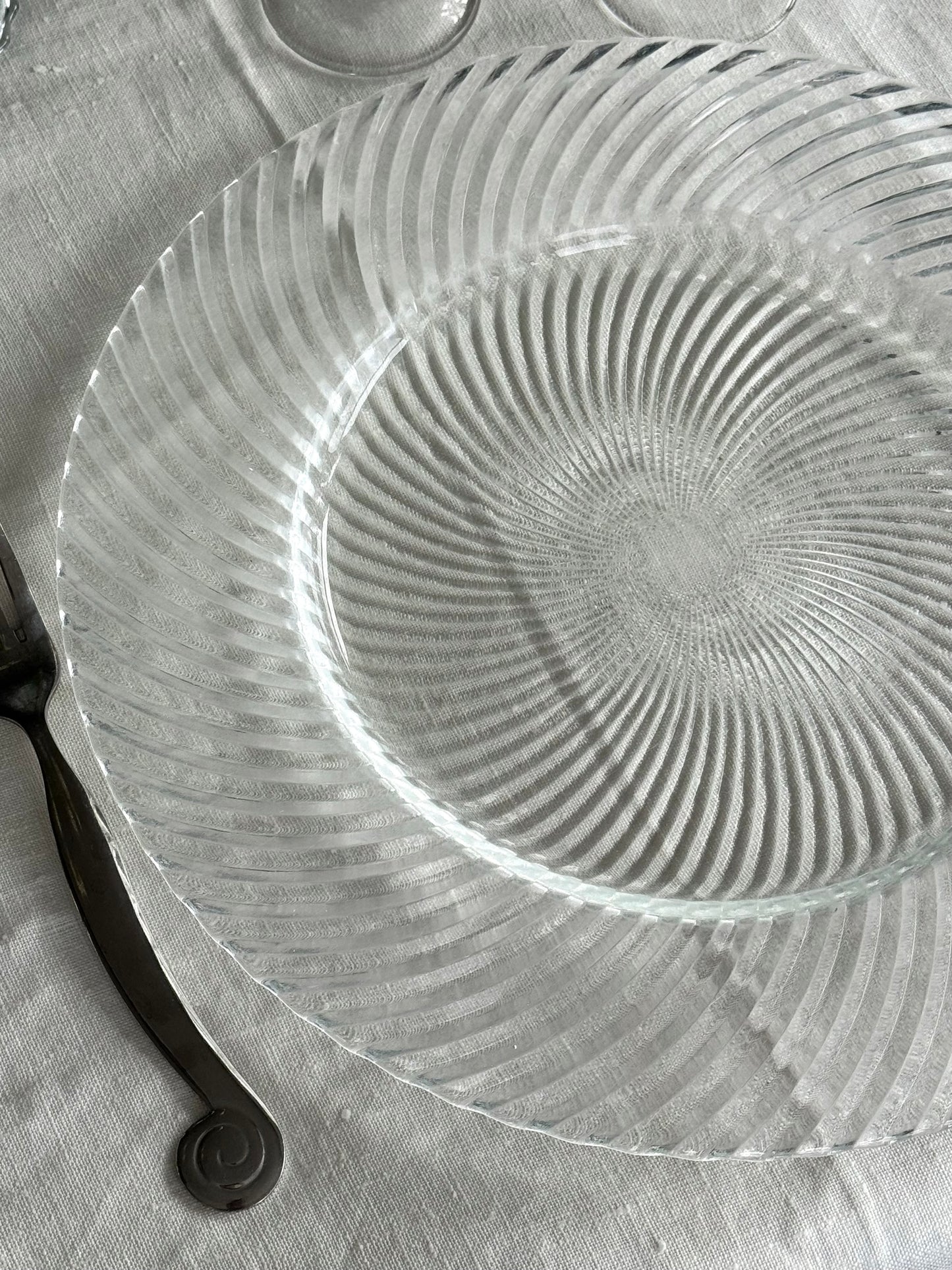 Swirling plates