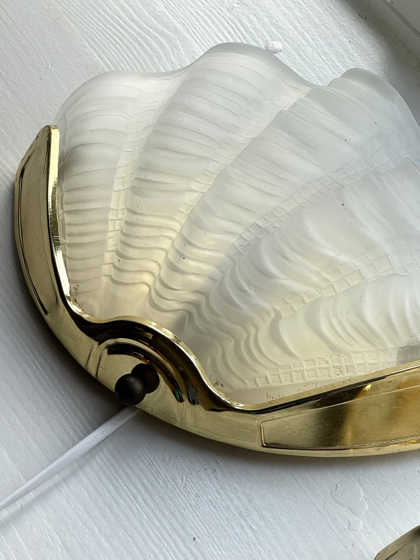 Art deco clam lamp