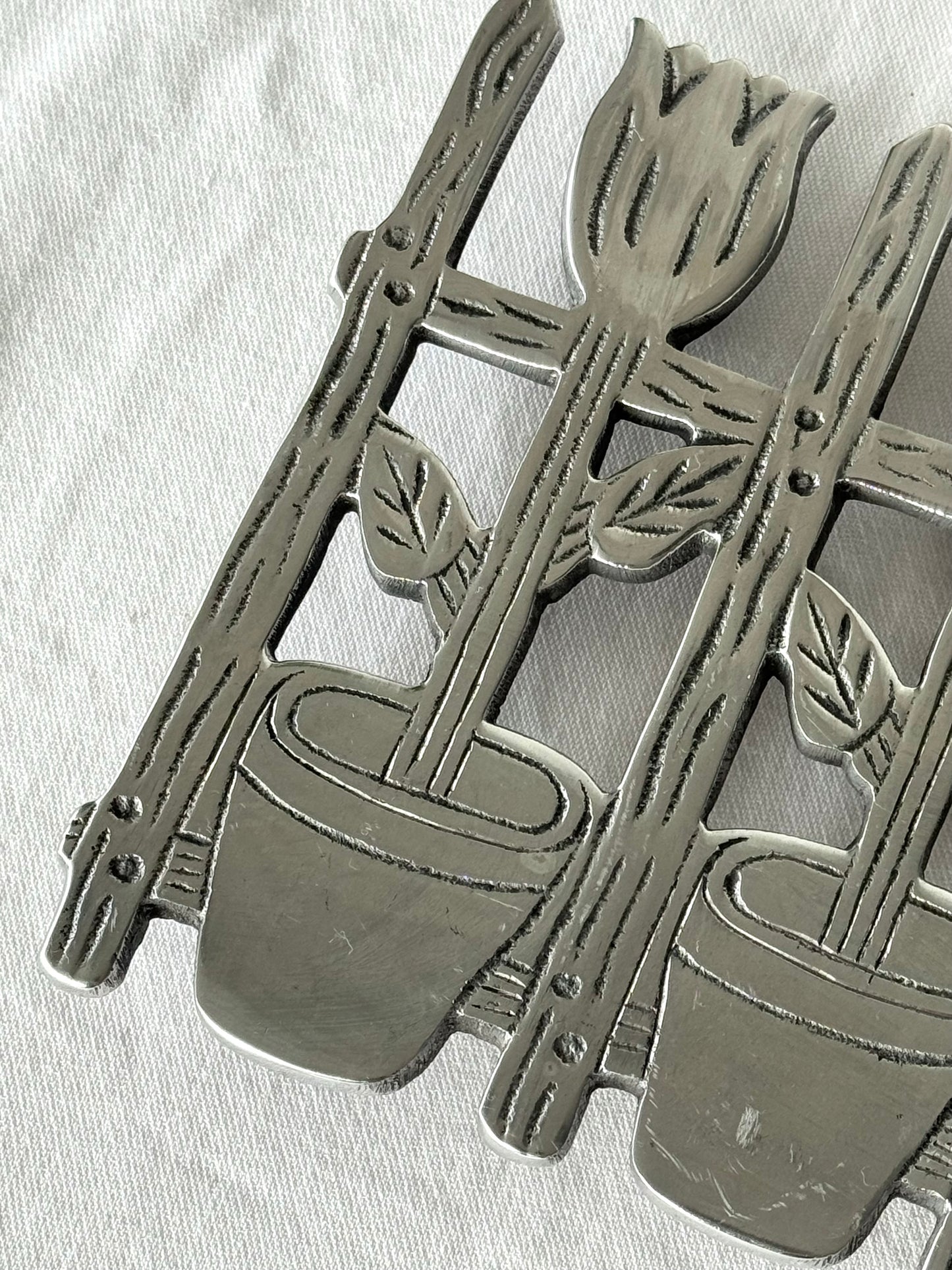 Alu trivet