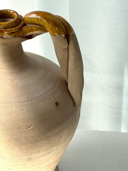 Amphora vase
