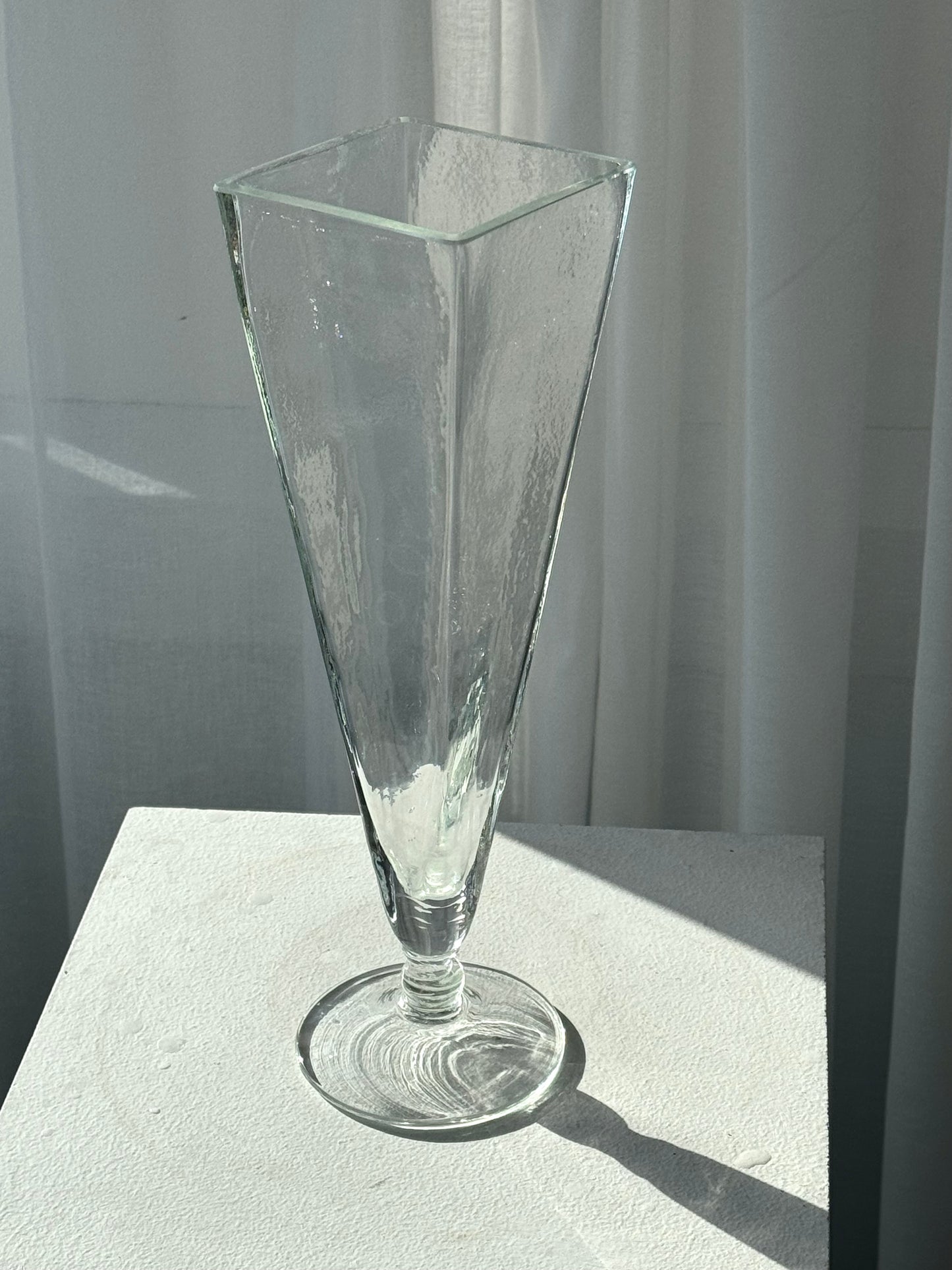 Vase on foot