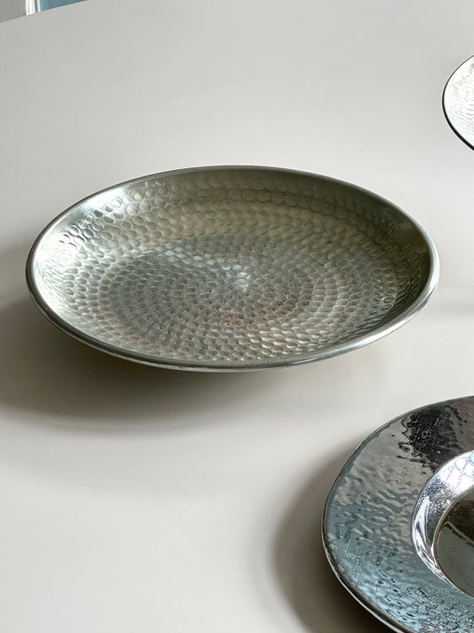 Hammered cake dish