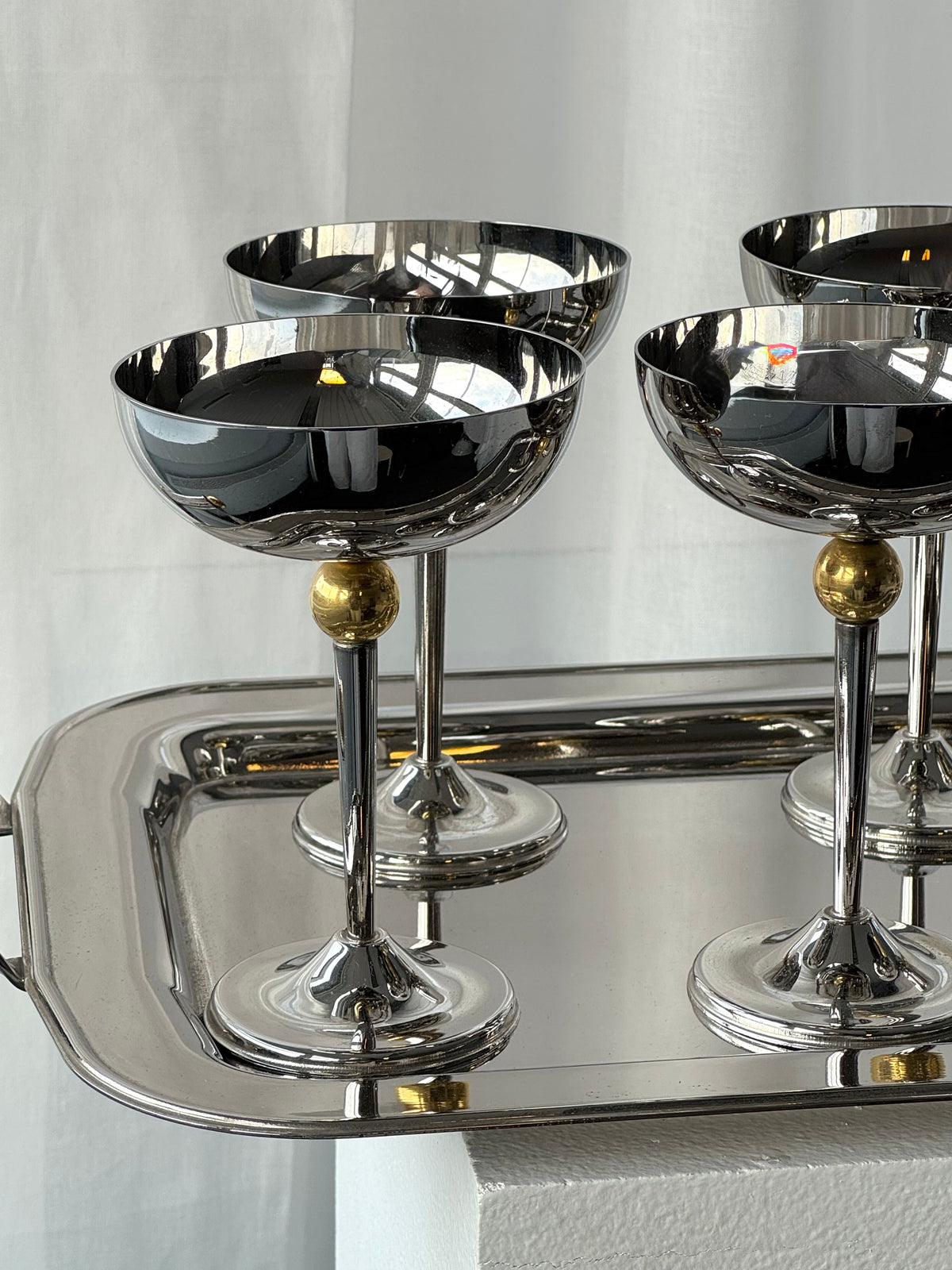 Tall coupes with tray