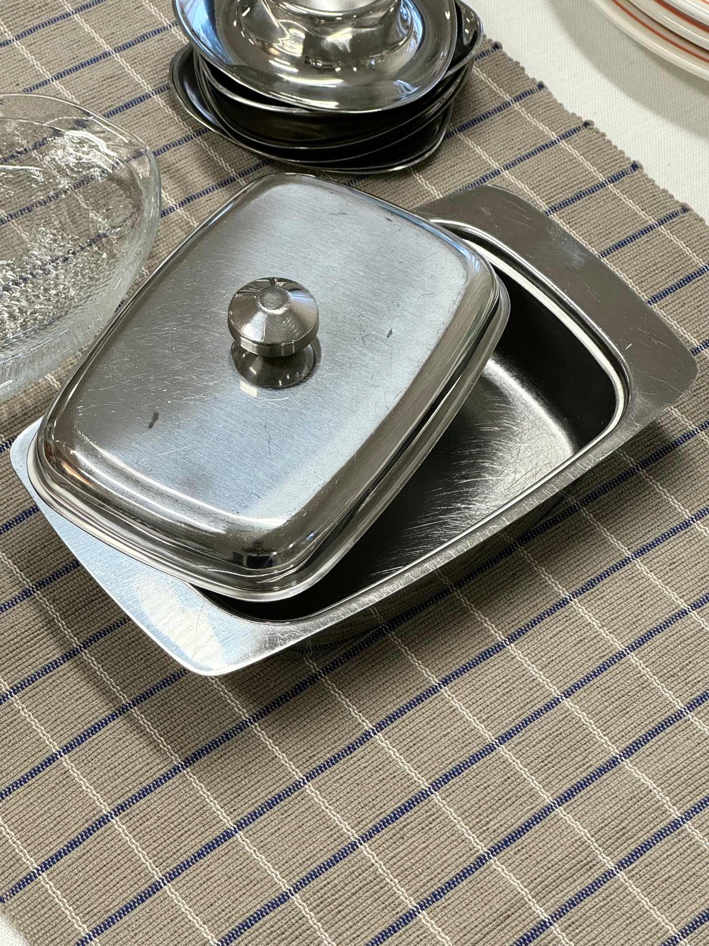 Butter dish
