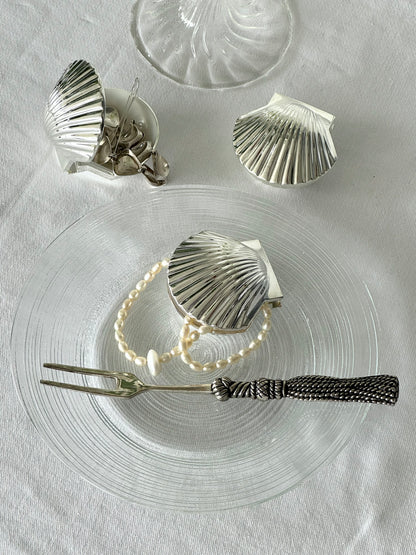 Silver plated clam