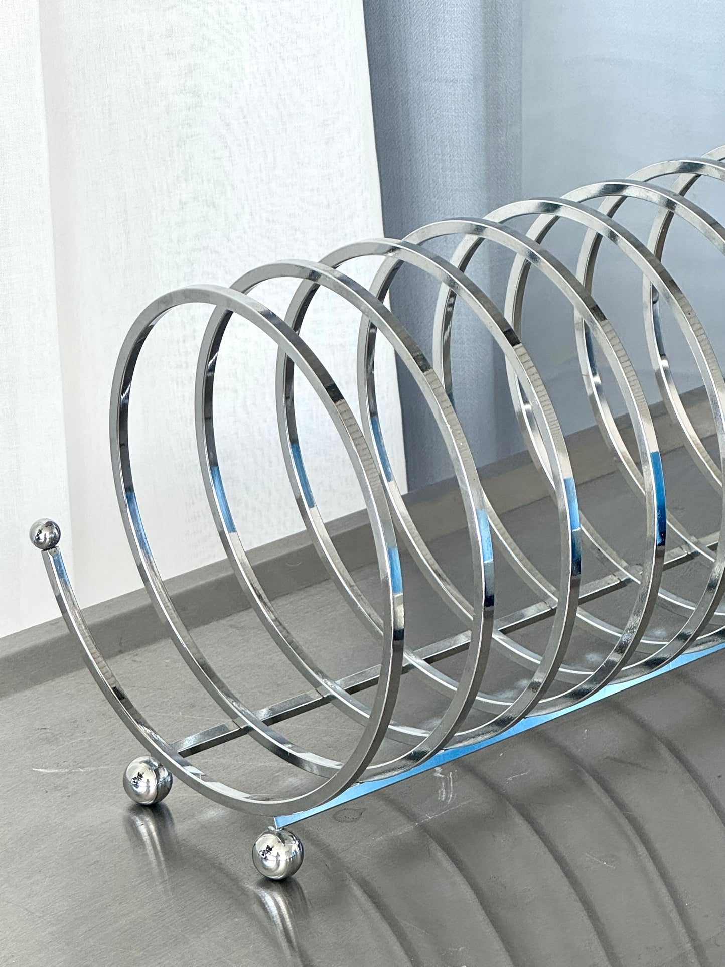Spiral Magazine rack