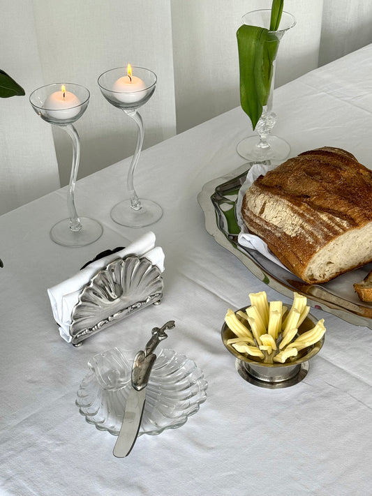 Squiggle candle holder