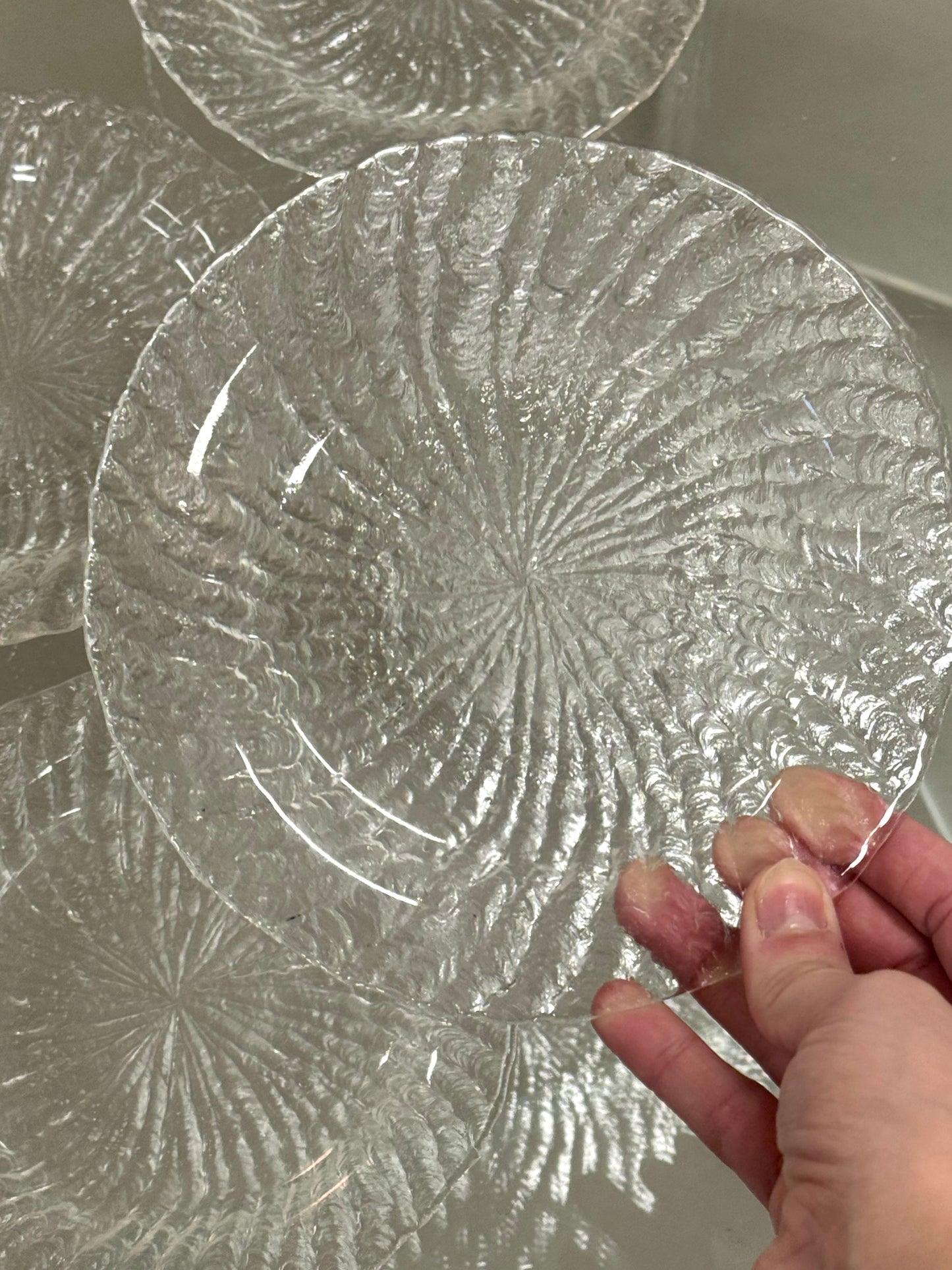 Glass cake plate