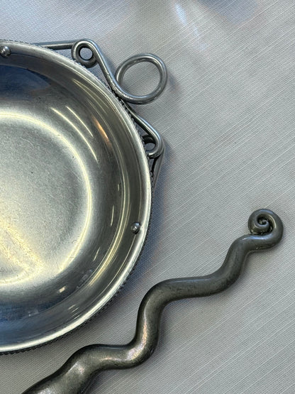 Tin dish