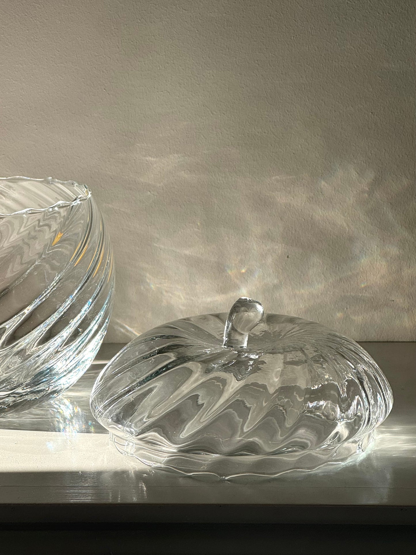 Swirling bonbonniere