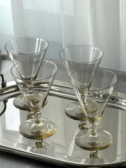 Swirl cocktail glasses