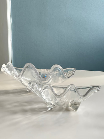 Clear clam bowls