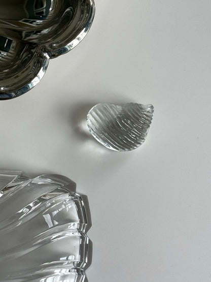 Small glass clam